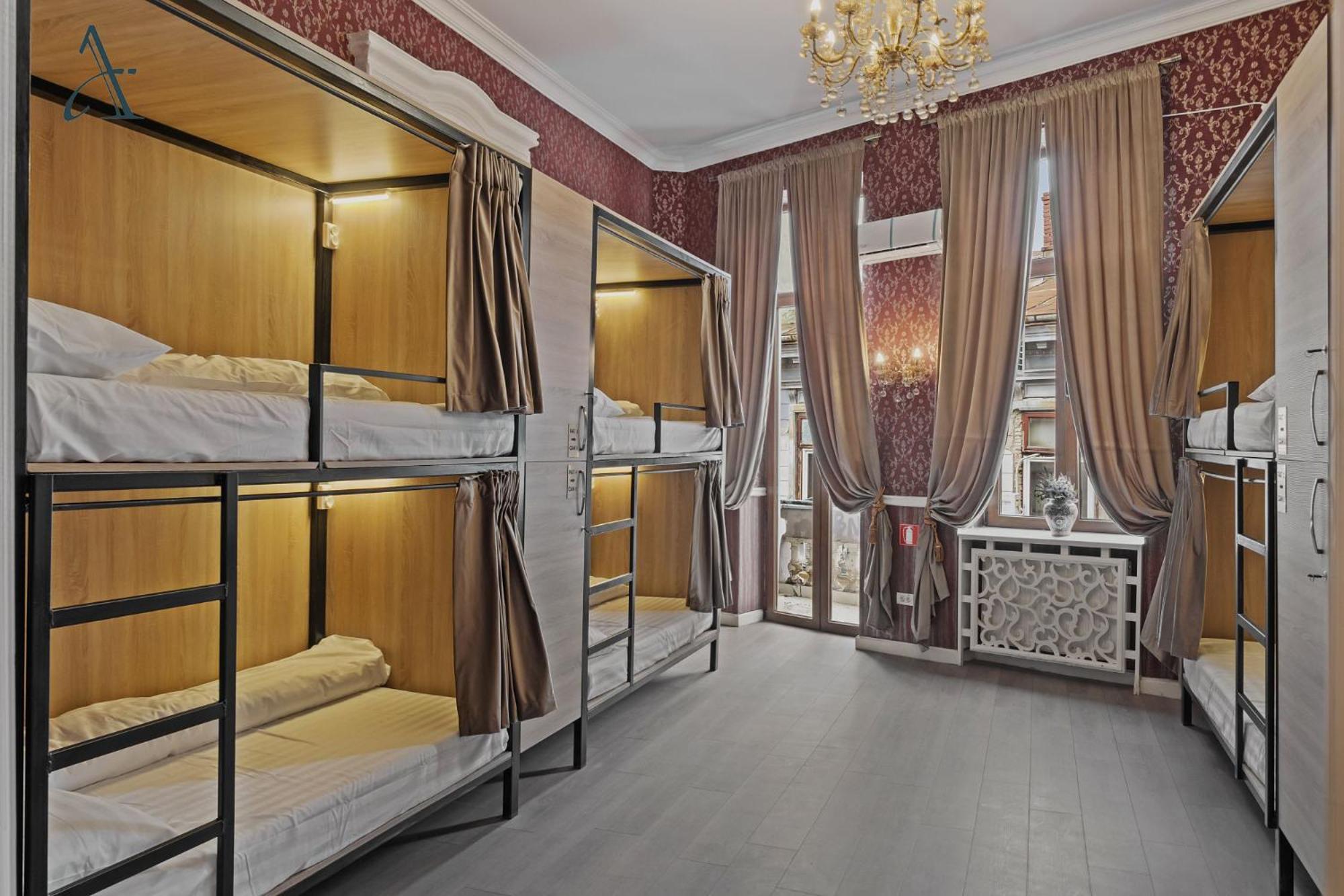 Ramana Garden Hostel - Self-Service Accommodation Бухарест Экстерьер фото