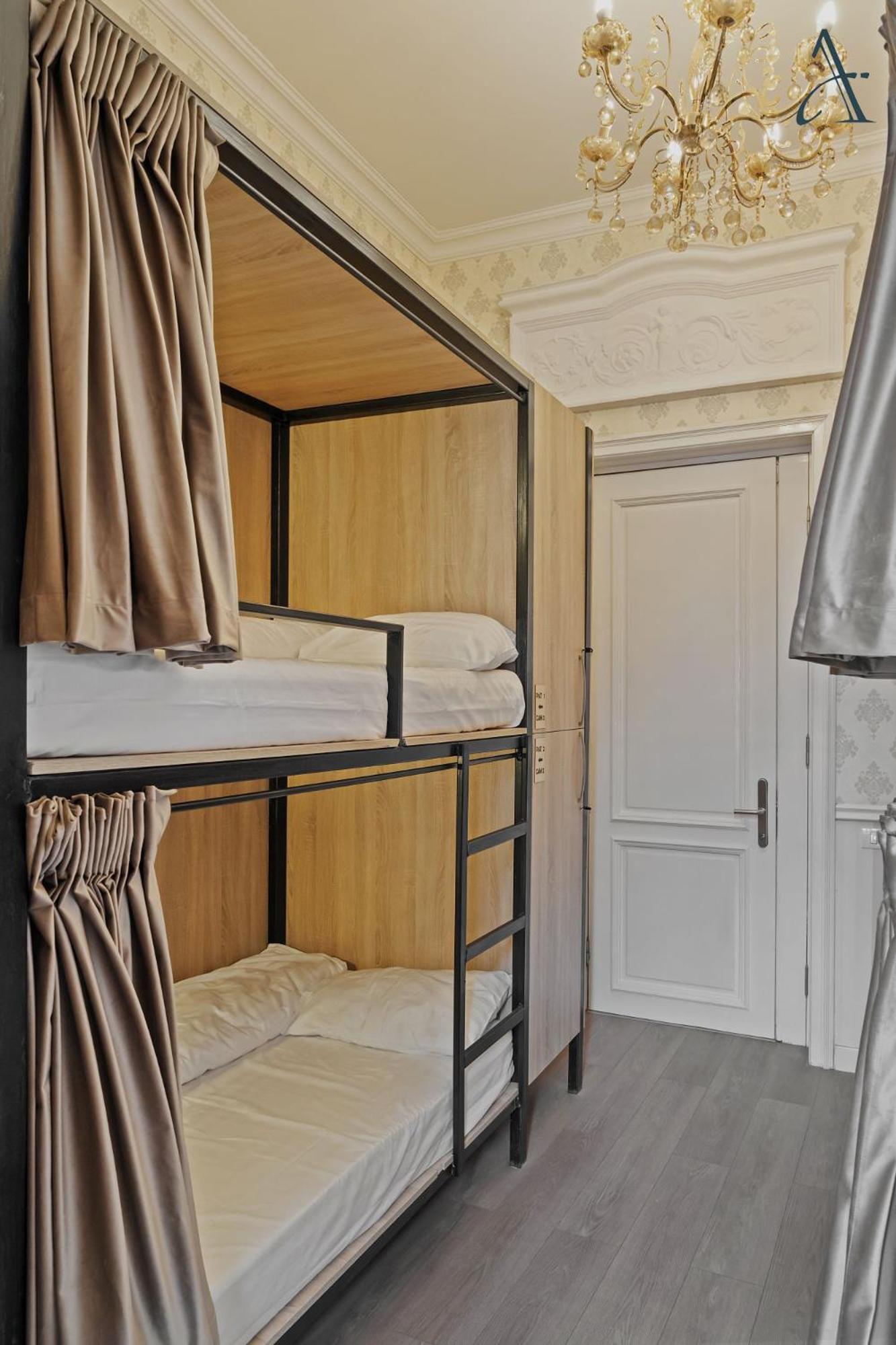 Ramana Garden Hostel - Self-Service Accommodation Бухарест Экстерьер фото
