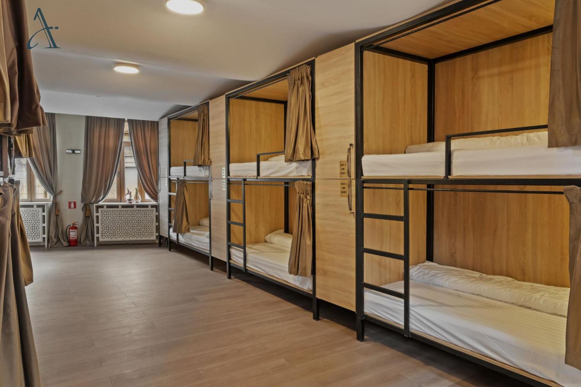 Ramana Garden Hostel - Self-Service Accommodation Бухарест Экстерьер фото