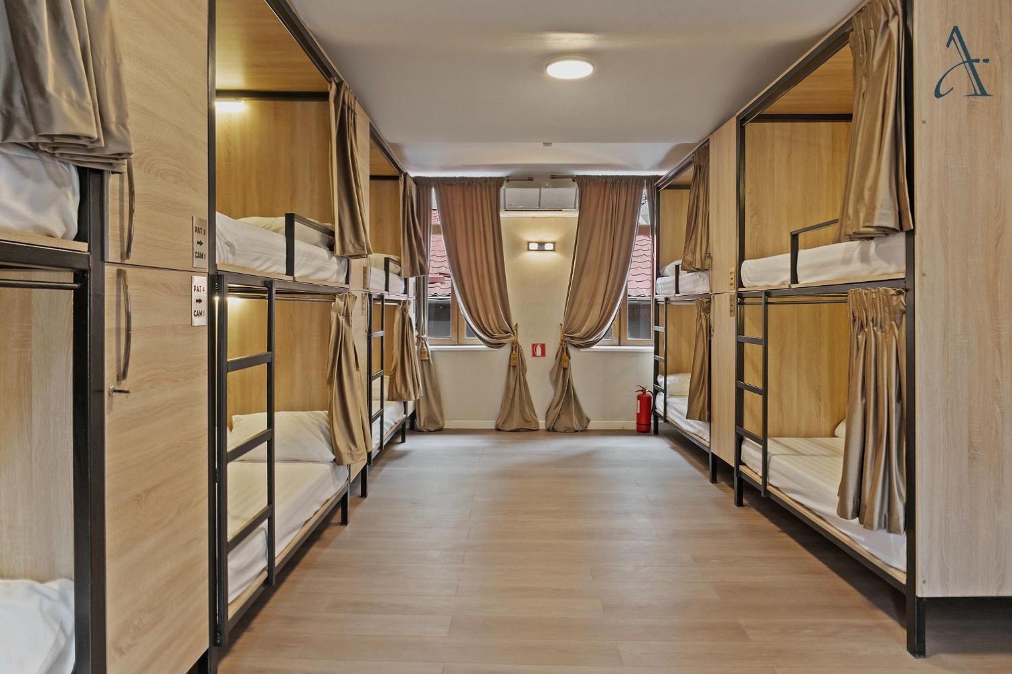 Ramana Garden Hostel - Self-Service Accommodation Бухарест Экстерьер фото